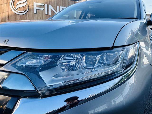 アウトランダーＰＨＥＶ Ｇ　プレミアムパッケージ　デジタルインナーミラー　パワーバックドア　全方位カメラ　４ＷＤ　ＥＴＣ　本革シート　衝突軽減ブレーキ　純正ＳＤナビ　レーダークルーズコントロール　ＡＣ１００Ｖ電源　パワーシート　ＬＥＤヘッドライト（23枚目）