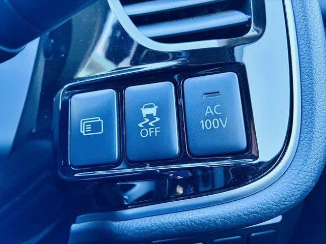 アウトランダーＰＨＥＶ Ｇ　プレミアムパッケージ　デジタルインナーミラー　パワーバックドア　全方位カメラ　４ＷＤ　ＥＴＣ　本革シート　衝突軽減ブレーキ　純正ＳＤナビ　レーダークルーズコントロール　ＡＣ１００Ｖ電源　パワーシート　ＬＥＤヘッドライト（41枚目）