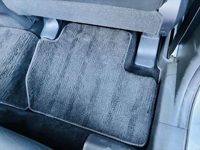 アウトランダーＰＨＥＶ Ｇ　プレミアムパッケージ　デジタルインナーミラー　パワーバックドア　全方位カメラ　４ＷＤ　ＥＴＣ　本革シート　衝突軽減ブレーキ　純正ＳＤナビ　レーダークルーズコントロール　ＡＣ１００Ｖ電源　パワーシート　ＬＥＤヘッドライト（50枚目）