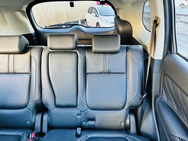 アウトランダーＰＨＥＶ Ｇ　プレミアムパッケージ　デジタルインナーミラー　パワーバックドア　全方位カメラ　４ＷＤ　ＥＴＣ　本革シート　衝突軽減ブレーキ　純正ＳＤナビ　レーダークルーズコントロール　ＡＣ１００Ｖ電源　パワーシート　ＬＥＤヘッドライト（63枚目）