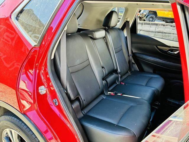 エクストレイル ２０Ｘｉ　純正９インチナビ　ブラインドスポットモニター　プロパイロット　電子インナーミラー　電動リアゲート　ＥＴＣ　４ＷＤ　禁煙車　アラウンドビューモニター　Ｂｌｕｅｔｏｏｔｈ　フルセグＴＶ　ＬＥＤヘッドライト（9枚目）