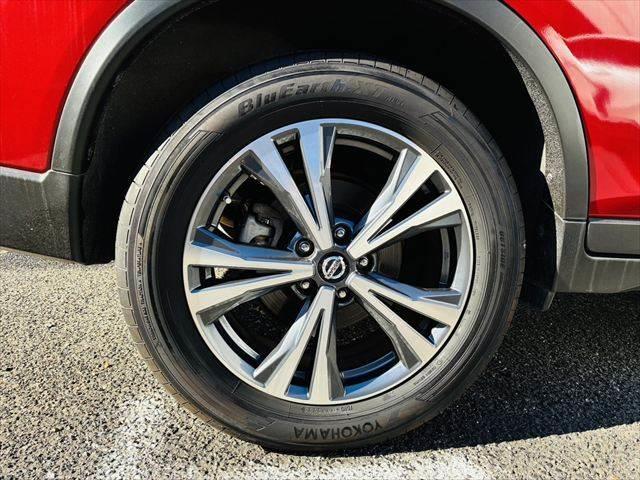 エクストレイル ２０Ｘｉ　純正９インチナビ　ブラインドスポットモニター　プロパイロット　電子インナーミラー　電動リアゲート　ＥＴＣ　４ＷＤ　禁煙車　アラウンドビューモニター　Ｂｌｕｅｔｏｏｔｈ　フルセグＴＶ　ＬＥＤヘッドライト（28枚目）