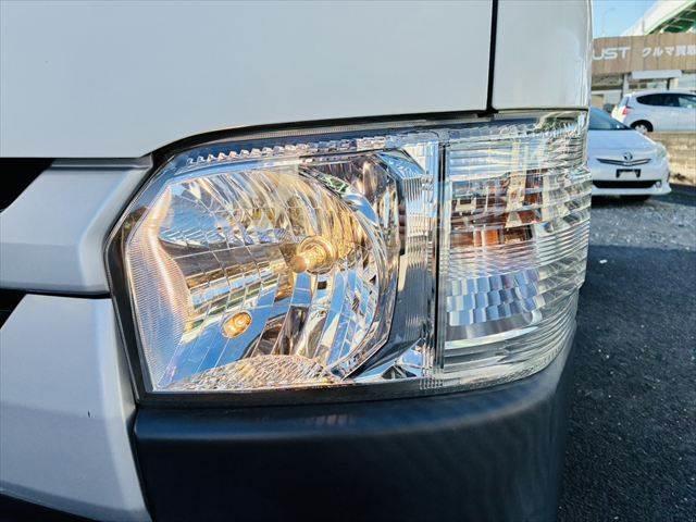 ハイエースバン ロングＤＸ　純正ＳＤナビ　Ｂｌｕｅｔｏｏｔｈ　両側スライドドア　ＥＴＣ　バックカメラ　禁煙車　フルセグＴＶ　キーレス　ドライブレコーダー　ＣＤチェンジャー　ＤＶＤ再生　ハロゲンランプ（9枚目）