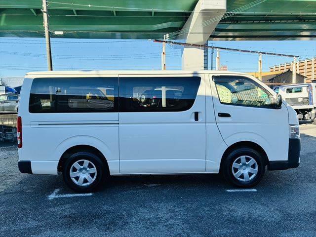 ハイエースバン ロングＤＸ　純正ＳＤナビ　Ｂｌｕｅｔｏｏｔｈ　両側スライドドア　ＥＴＣ　バックカメラ　禁煙車　フルセグＴＶ　キーレス　ドライブレコーダー　ＣＤチェンジャー　ＤＶＤ再生　ハロゲンランプ（13枚目）