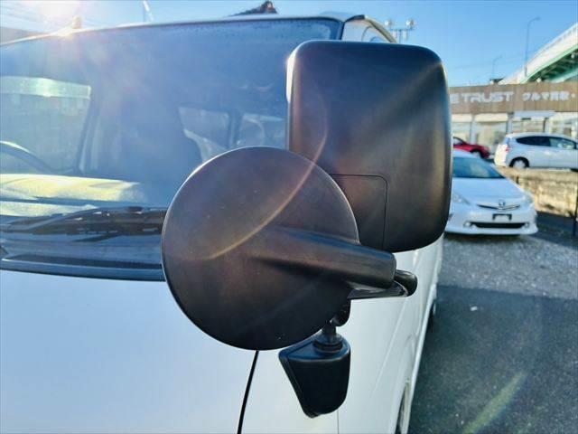 ハイエースバン ロングＤＸ　純正ＳＤナビ　Ｂｌｕｅｔｏｏｔｈ　両側スライドドア　ＥＴＣ　バックカメラ　禁煙車　フルセグＴＶ　キーレス　ドライブレコーダー　ＣＤチェンジャー　ＤＶＤ再生　ハロゲンランプ（20枚目）