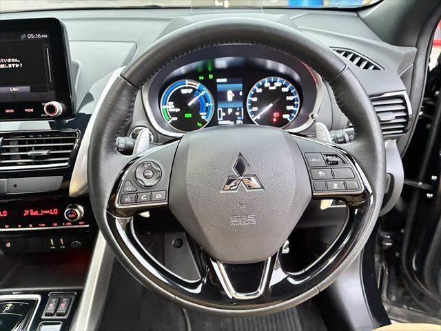 エクリプスクロスＰＨＥＶ Ｐ　４ＷＤ　禁煙車　純正ＳＤナビ　全方位カメラ　レーダークルーズコントロール　Ｂｌｕｅｔｏｏｔｈ　衝突軽減ブレーキ　シートヒーター　パワーシート　ＬＥＤヘッドライト　障害物センサー　オートハイビーム（11枚目）