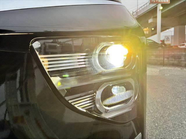 エクリプスクロスＰＨＥＶ Ｐ　４ＷＤ　禁煙車　純正ＳＤナビ　全方位カメラ　レーダークルーズコントロール　Ｂｌｕｅｔｏｏｔｈ　衝突軽減ブレーキ　シートヒーター　パワーシート　ＬＥＤヘッドライト　障害物センサー　オートハイビーム（12枚目）