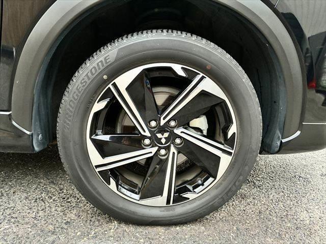 エクリプスクロスＰＨＥＶ Ｐ　４ＷＤ　禁煙車　純正ＳＤナビ　全方位カメラ　レーダークルーズコントロール　Ｂｌｕｅｔｏｏｔｈ　衝突軽減ブレーキ　シートヒーター　パワーシート　ＬＥＤヘッドライト　障害物センサー　オートハイビーム（13枚目）