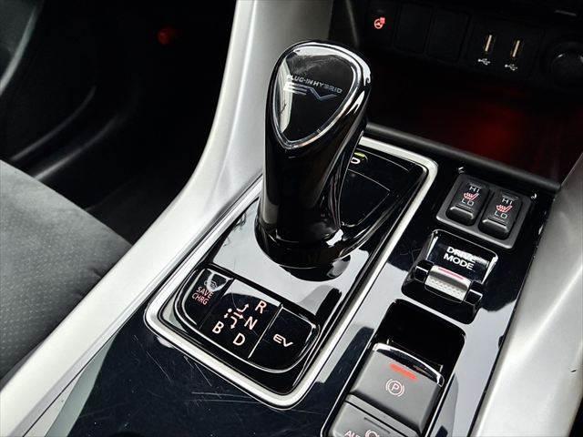 エクリプスクロスＰＨＥＶ Ｐ　４ＷＤ　禁煙車　純正ＳＤナビ　全方位カメラ　レーダークルーズコントロール　Ｂｌｕｅｔｏｏｔｈ　衝突軽減ブレーキ　シートヒーター　パワーシート　ＬＥＤヘッドライト　障害物センサー　オートハイビーム（32枚目）