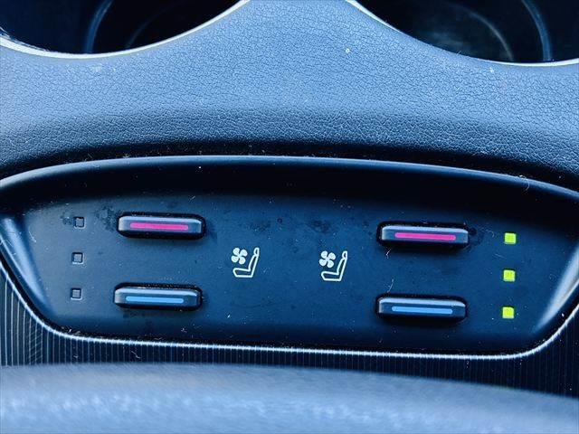 ハリアーハイブリッド Ｚ　レザーパッケージ　禁煙車　本革シート　トヨタセーフティセンス　純正１２．３インチナビ　ＪＢＬサウンド　全方位カメラ　シートヒーター　パワーシート　パワーバックドア　ＬＥＤヘッドライト　ＥＴＣ２．０　ＵＳＢポート（8枚目）