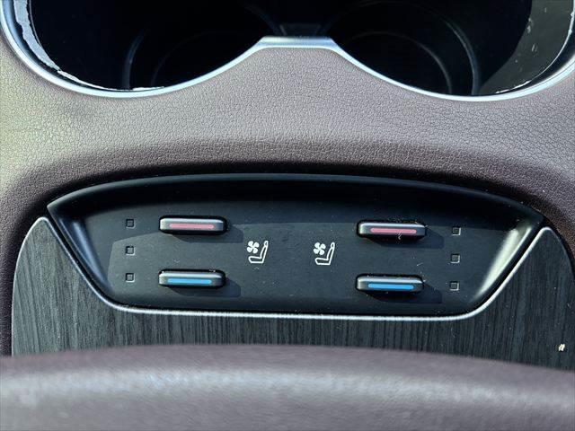 ハリアーハイブリッド Ｚ　レザーパッケージ　禁煙車　本革シート　純正１２．３インチナビ　全方位カメラ　ＪＢＬサウンド　レーダークルーズコントロール　パワーバックドア　デジタルインナーミラー　衝突軽減ブレーキ　シートヒーター　パワーシート　ＢＳＭ（38枚目）