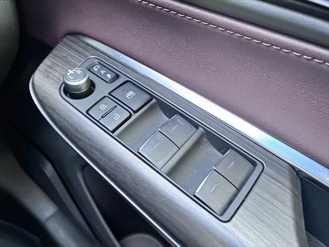 ハリアーハイブリッド Ｚ　レザーパッケージ　禁煙車　本革シート　純正１２．３インチナビ　全方位カメラ　ＪＢＬサウンド　レーダークルーズコントロール　パワーバックドア　デジタルインナーミラー　衝突軽減ブレーキ　シートヒーター　パワーシート　ＢＳＭ（43枚目）