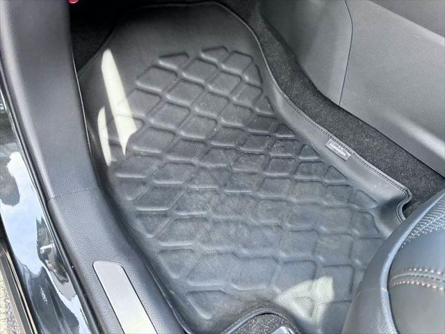 ハリアーハイブリッド Ｚ　レザーパッケージ　禁煙車　本革シート　純正１２．３インチナビ　全方位カメラ　ＪＢＬサウンド　レーダークルーズコントロール　パワーバックドア　デジタルインナーミラー　衝突軽減ブレーキ　シートヒーター　パワーシート　ＢＳＭ（51枚目）