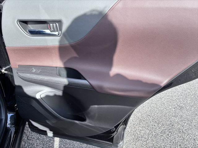 ハリアーハイブリッド Ｚ　レザーパッケージ　禁煙車　本革シート　純正１２．３インチナビ　全方位カメラ　ＪＢＬサウンド　レーダークルーズコントロール　パワーバックドア　デジタルインナーミラー　衝突軽減ブレーキ　シートヒーター　パワーシート　ＢＳＭ（56枚目）