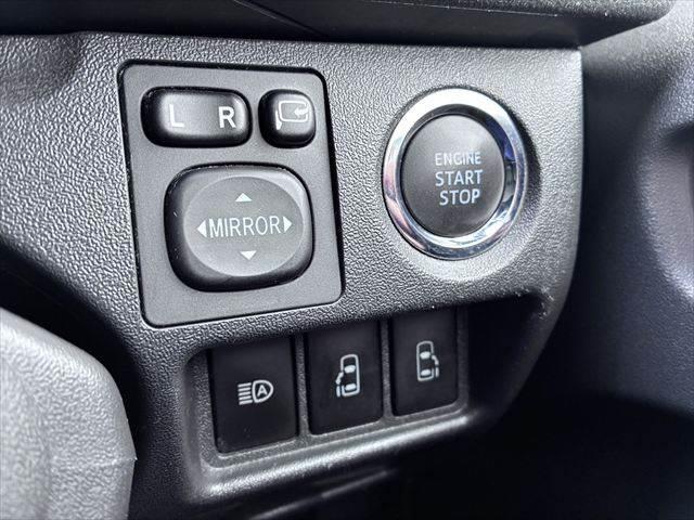 ハイエースバン スーパーＧＬダークプライムＩＩ　純正ＳＤナビ　バックカメラ　Ｂｌｕｅｔｏｏｔｈ　フルセグＴＶ　ＥＴＣ　ＬＥＤヘッドライト　両側パワースライドドア　衝突軽減ブレーキ　ハーフレザーシート　オートハイビーム　スマートキー　盗難防止装置（7枚目）