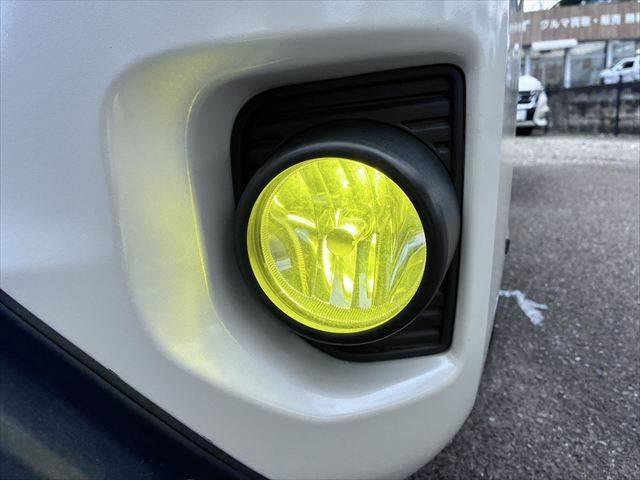 ハイエースバン スーパーＧＬダークプライムＩＩ　純正ＳＤナビ　バックカメラ　Ｂｌｕｅｔｏｏｔｈ　フルセグＴＶ　ＥＴＣ　ＬＥＤヘッドライト　両側パワースライドドア　衝突軽減ブレーキ　ハーフレザーシート　オートハイビーム　スマートキー　盗難防止装置（13枚目）
