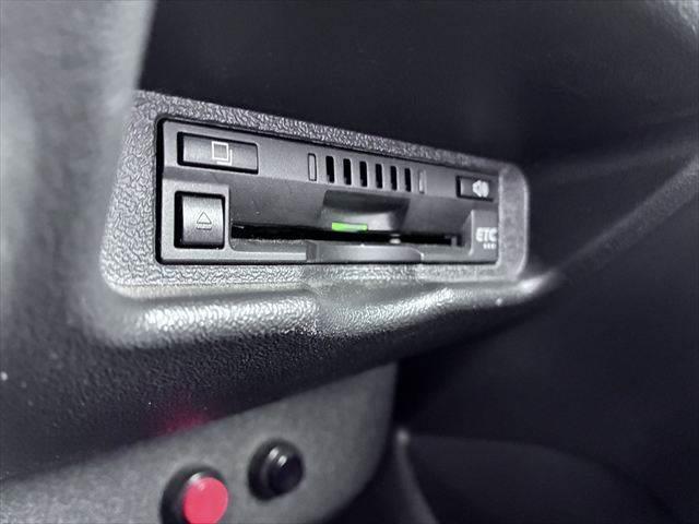 ハイエースバン スーパーＧＬダークプライムＩＩ　純正ＳＤナビ　バックカメラ　Ｂｌｕｅｔｏｏｔｈ　フルセグＴＶ　ＥＴＣ　ＬＥＤヘッドライト　両側パワースライドドア　衝突軽減ブレーキ　ハーフレザーシート　オートハイビーム　スマートキー　盗難防止装置（40枚目）