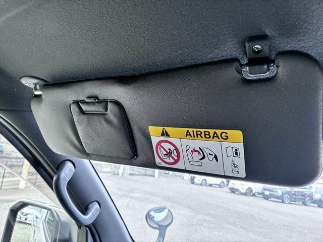 ハイエースバン スーパーＧＬダークプライムＩＩ　純正ＳＤナビ　バックカメラ　Ｂｌｕｅｔｏｏｔｈ　フルセグＴＶ　ＥＴＣ　ＬＥＤヘッドライト　両側パワースライドドア　衝突軽減ブレーキ　ハーフレザーシート　オートハイビーム　スマートキー　盗難防止装置（43枚目）