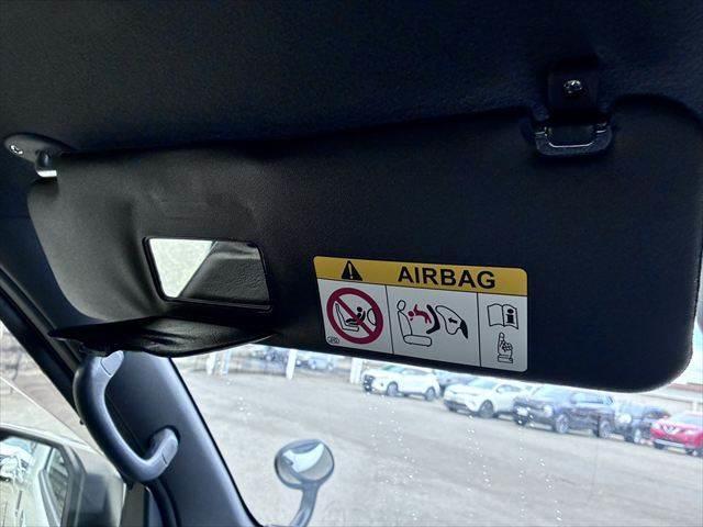 ハイエースバン スーパーＧＬダークプライムＩＩ　純正ＳＤナビ　バックカメラ　Ｂｌｕｅｔｏｏｔｈ　フルセグＴＶ　ＥＴＣ　ＬＥＤヘッドライト　両側パワースライドドア　衝突軽減ブレーキ　ハーフレザーシート　オートハイビーム　スマートキー　盗難防止装置（45枚目）