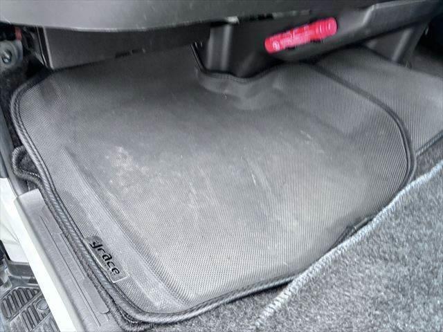 ハイエースバン スーパーＧＬダークプライムＩＩ　純正ＳＤナビ　バックカメラ　Ｂｌｕｅｔｏｏｔｈ　フルセグＴＶ　ＥＴＣ　ＬＥＤヘッドライト　両側パワースライドドア　衝突軽減ブレーキ　ハーフレザーシート　オートハイビーム　スマートキー　盗難防止装置（48枚目）