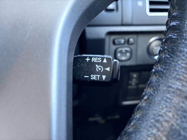 ���I�[�g�N���[�Y�R���g���[��