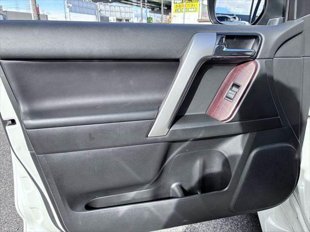 ���h�A�g����