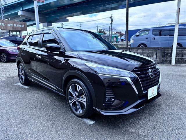 キックス Ｘ　禁煙車　純正９インチナビ　アラウンドビューモニター　レーダークルーズコントロール　Ｂｌｕｅｔｏｏｔｈ　フルセグＴＶ　ハーフレザーシート　ＬＥＤヘッドライト　純正フルエアロ　ＥＴＣ　コーナーセンサー（14枚目）