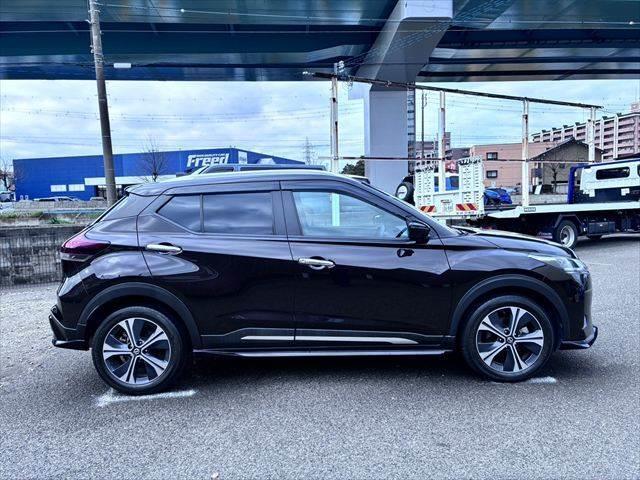 キックス Ｘ　禁煙車　純正９インチナビ　アラウンドビューモニター　レーダークルーズコントロール　Ｂｌｕｅｔｏｏｔｈ　フルセグＴＶ　ハーフレザーシート　ＬＥＤヘッドライト　純正フルエアロ　ＥＴＣ　コーナーセンサー（15枚目）