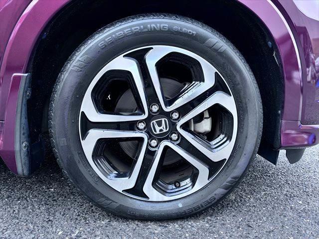 ヴェゼル ハイブリッドＺ　純正８インチナビ　バックカメラ　禁煙車　クルーズコントロール　シートヒーター　フルセグＴＶ　Ｂｌｕｅｔｏｏｔｈ　ハーフレザーシート　ＬＥＤヘッドライト　パドルシフト　ルーフレール　純正１７インチアルミ（15枚目）