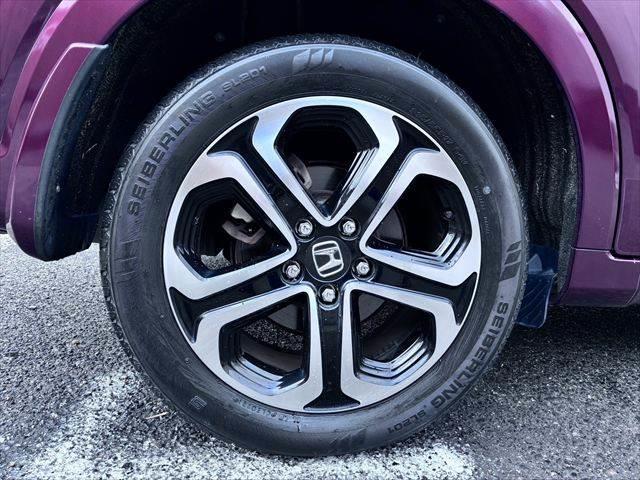 ヴェゼル ハイブリッドＺ　純正８インチナビ　バックカメラ　禁煙車　クルーズコントロール　シートヒーター　フルセグＴＶ　Ｂｌｕｅｔｏｏｔｈ　ハーフレザーシート　ＬＥＤヘッドライト　パドルシフト　ルーフレール　純正１７インチアルミ（29枚目）