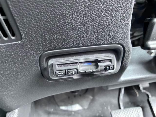 ヴェゼル ハイブリッドＺ　純正８インチナビ　バックカメラ　禁煙車　クルーズコントロール　シートヒーター　フルセグＴＶ　Ｂｌｕｅｔｏｏｔｈ　ハーフレザーシート　ＬＥＤヘッドライト　パドルシフト　ルーフレール　純正１７インチアルミ（41枚目）