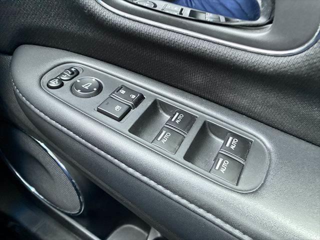 ヴェゼル ハイブリッドＺ　純正８インチナビ　バックカメラ　禁煙車　クルーズコントロール　シートヒーター　フルセグＴＶ　Ｂｌｕｅｔｏｏｔｈ　ハーフレザーシート　ＬＥＤヘッドライト　パドルシフト　ルーフレール　純正１７インチアルミ（42枚目）