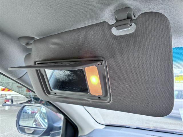 ヴェゼル ハイブリッドＺ　純正８インチナビ　バックカメラ　禁煙車　クルーズコントロール　シートヒーター　フルセグＴＶ　Ｂｌｕｅｔｏｏｔｈ　ハーフレザーシート　ＬＥＤヘッドライト　パドルシフト　ルーフレール　純正１７インチアルミ（46枚目）