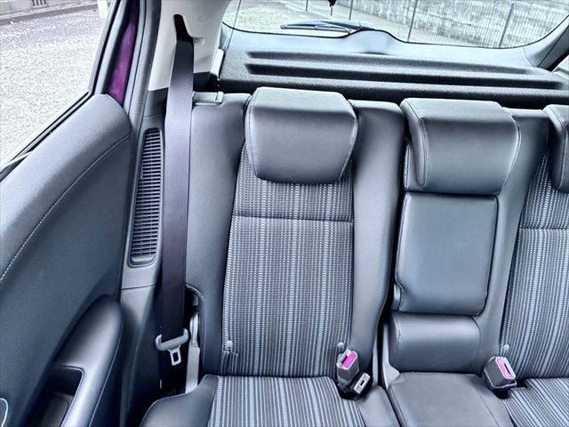 ヴェゼル ハイブリッドＺ　純正８インチナビ　バックカメラ　禁煙車　クルーズコントロール　シートヒーター　フルセグＴＶ　Ｂｌｕｅｔｏｏｔｈ　ハーフレザーシート　ＬＥＤヘッドライト　パドルシフト　ルーフレール　純正１７インチアルミ（55枚目）