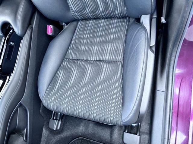 ヴェゼル ハイブリッドＺ　純正８インチナビ　バックカメラ　禁煙車　クルーズコントロール　シートヒーター　フルセグＴＶ　Ｂｌｕｅｔｏｏｔｈ　ハーフレザーシート　ＬＥＤヘッドライト　パドルシフト　ルーフレール　純正１７インチアルミ（59枚目）