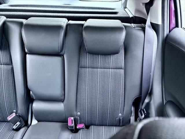 ヴェゼル ハイブリッドＺ　純正８インチナビ　バックカメラ　禁煙車　クルーズコントロール　シートヒーター　フルセグＴＶ　Ｂｌｕｅｔｏｏｔｈ　ハーフレザーシート　ＬＥＤヘッドライト　パドルシフト　ルーフレール　純正１７インチアルミ（61枚目）