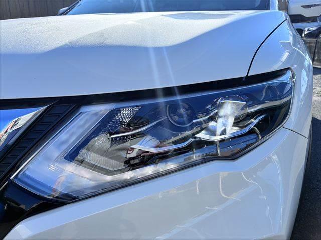 エクストレイル ２０Ｘｉ　１１型メモリーナビ　アラウンドビューモニター　電動リアゲート　レーダークルーズコントロール　４ＷＤ　衝突軽減ブレーキ　Ｂｌｕｅｔｏｏｔｈ　フルセグＴＶ　ＬＥＤヘッドライト　ヒルディセントコントロール（12枚目）