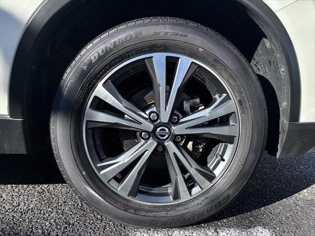 エクストレイル ２０Ｘｉ　１１型メモリーナビ　アラウンドビューモニター　電動リアゲート　レーダークルーズコントロール　４ＷＤ　衝突軽減ブレーキ　Ｂｌｕｅｔｏｏｔｈ　フルセグＴＶ　ＬＥＤヘッドライト　ヒルディセントコントロール（14枚目）