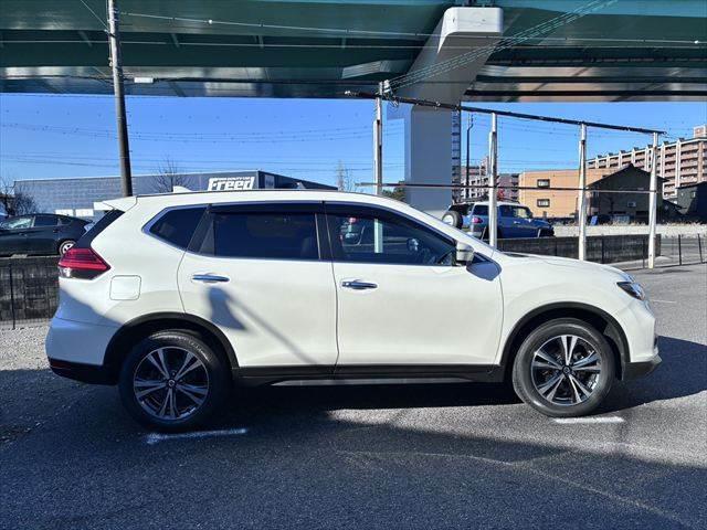 エクストレイル ２０Ｘｉ　１１型メモリーナビ　アラウンドビューモニター　電動リアゲート　レーダークルーズコントロール　４ＷＤ　衝突軽減ブレーキ　Ｂｌｕｅｔｏｏｔｈ　フルセグＴＶ　ＬＥＤヘッドライト　ヒルディセントコントロール（17枚目）