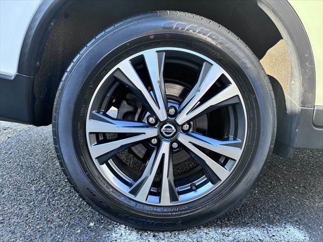 エクストレイル ２０Ｘｉ　１１型メモリーナビ　アラウンドビューモニター　電動リアゲート　レーダークルーズコントロール　４ＷＤ　衝突軽減ブレーキ　Ｂｌｕｅｔｏｏｔｈ　フルセグＴＶ　ＬＥＤヘッドライト　ヒルディセントコントロール（28枚目）