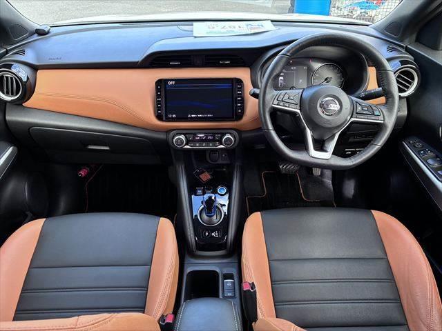 ���C���p�l����