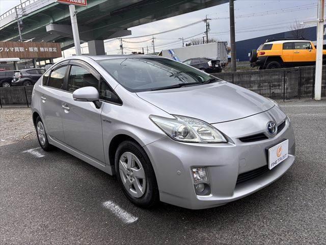 プリウス Ｓ　ユーザー買取車　純正ＨＤＤナビ　地デジＴＶ　バックカメラ　禁煙車　ＨＩＤヘッドライト　スマートキー　電動格納ミラー　盗難防止装置　横滑り防止装置　ＤＶＤ再生　プッシュスタート　フォグランプ　ＥＴＣ（16枚目）