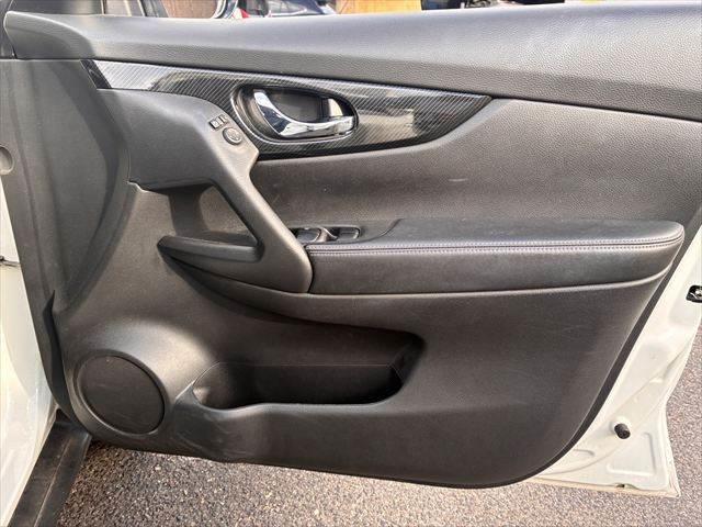 エクストレイル ２０Ｘｉ　４ＷＤ　アラウンドビューモニター　レーダークルーズコントロール　Ｂｌｕｅｔｏｏｔｈ　フルセグＴＶ　ＥＴＣ　メモリーナビ　デジタルインナーミラー　電動リアゲート　ＬＥＤヘッドライト　衝突軽減ブレーキ（53枚目）