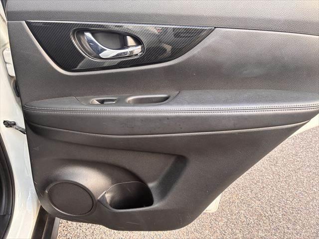 エクストレイル ２０Ｘｉ　４ＷＤ　アラウンドビューモニター　レーダークルーズコントロール　Ｂｌｕｅｔｏｏｔｈ　フルセグＴＶ　ＥＴＣ　メモリーナビ　デジタルインナーミラー　電動リアゲート　ＬＥＤヘッドライト　衝突軽減ブレーキ（56枚目）