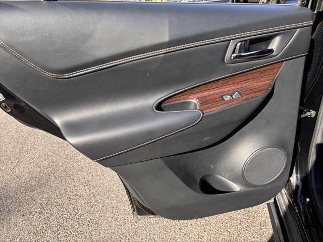 ハリアーハイブリッド プレミアム　サンルーフ　モデリスタフルエアロ　レーダークルーズコントロール　電動リアゲート　純正ＳＤナビ　パワーシート　バックカメラ　フルセグ　Ｂｌｕｅｔｏｏｔｈ　ＥＴＣ　ＬＥＤヘッドライト　クリアランスソナー（64枚目）