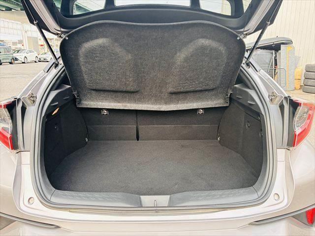 Ｃ－ＨＲ Ｇ　純正９インチナビ　ウェルカムライト　ＢＳＭ　ＥＴＣ　Ｂｌｕｅｔｏｏｔｈ　レーダークルーズコントロール　衝突軽減ブレーキ　シートヒーター　ハーフレザーシート　フルセグＴＶ　バックカメラ（10枚目）