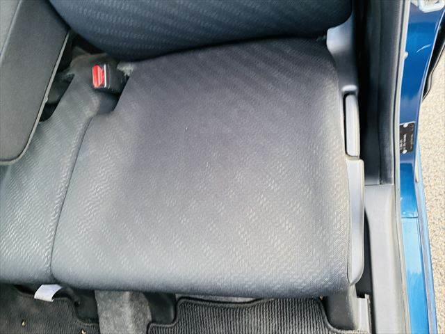 Ｎ－ＢＯＸ ２トーンカラースタイル　Ｇ・Ｌパッケージ　ユーザー買取車　ツートン　パワースライドドア　スマートキー　ベンチシート　電動格納ミラー　ＥＴＣ　純正１４インチアルミホイール　ＣＤチェンジャー　オートエアコン　横滑り防止装置　ハロゲンランプ　ＡＢＳ（52枚目）