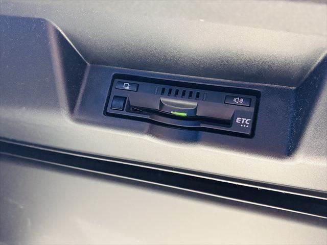 ハリアー プレミアム　グー故障診断実施済み　ＴＲＤエアロ　純正９型ナビ　クルーズコントロール　バックカメラ　禁煙車　衝突軽減ブレーキ　地デジＴＶ　ブルートゥース接続　ハーフレザー　パワーシート　電動リアゲート　ＬＥＤヘッド（40枚目）