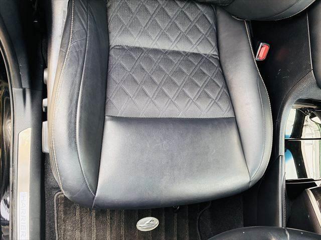 ハリアー プレミアム　グー故障診断実施済み　ＴＲＤエアロ　純正９型ナビ　クルーズコントロール　バックカメラ　禁煙車　衝突軽減ブレーキ　地デジＴＶ　ブルートゥース接続　ハーフレザー　パワーシート　電動リアゲート　ＬＥＤヘッド（52枚目）