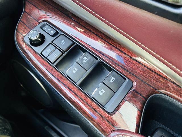 ハリアーハイブリッド プレミアム　アドバンスドパッケージ　グー故障診断実施済み　純正８型ナビ　ＪＢＬサウンド　レーダークルーズコントロール　全方位カメラ　シートヒーター　禁煙車　衝突軽減ブレーキ　　Ｂｌｕｅｔｏｏｔｈ　ウッドコンビＨ　電動チルトステア　４ＷＤ（44枚目）